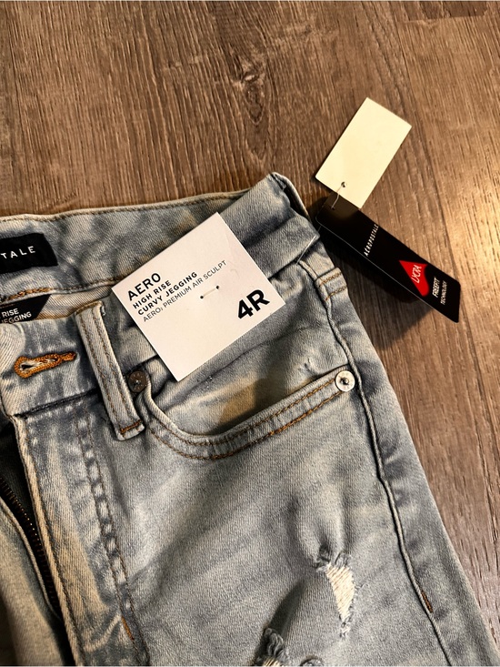 Aeropostale Denim - Aeropostale High Rise Curvy Jegging  Jeans - 4R